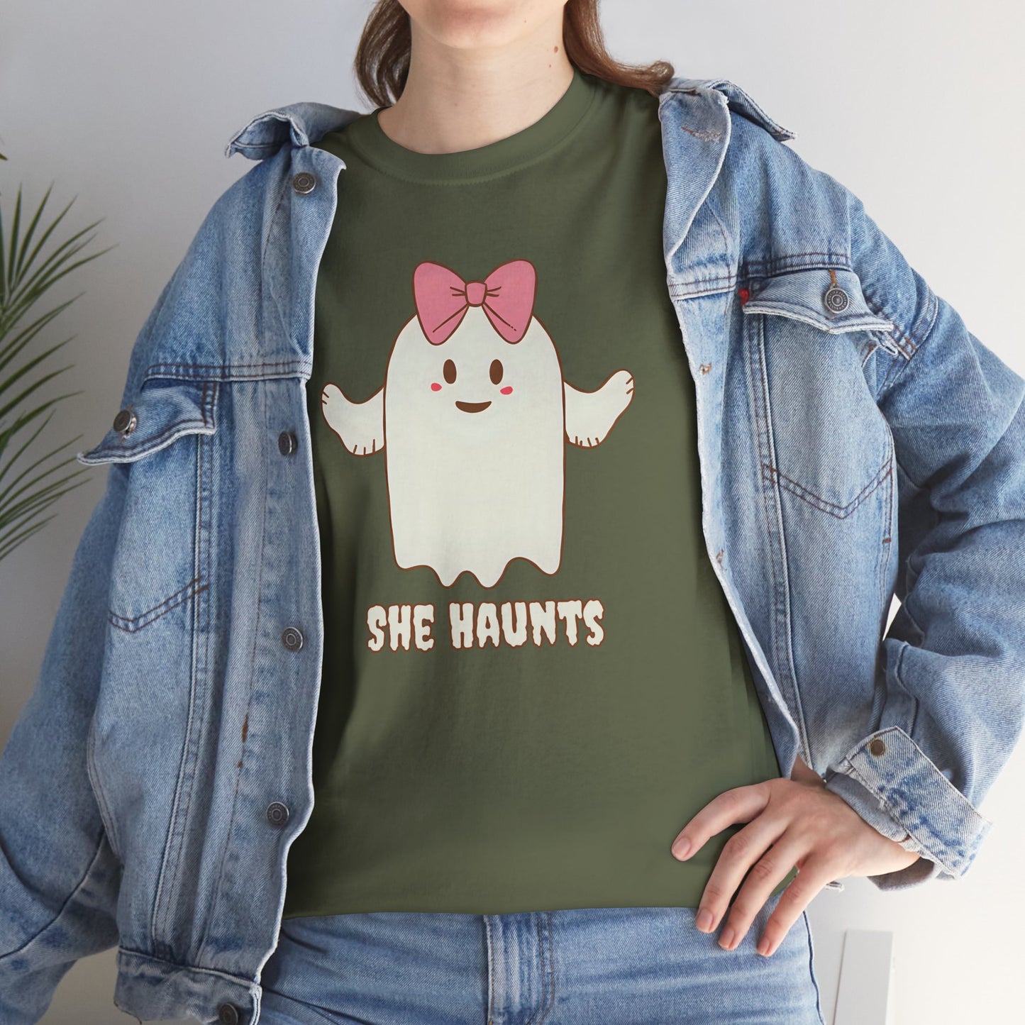 She Haunts (Version 4) - Cute Halloween Ghost T-Shirt