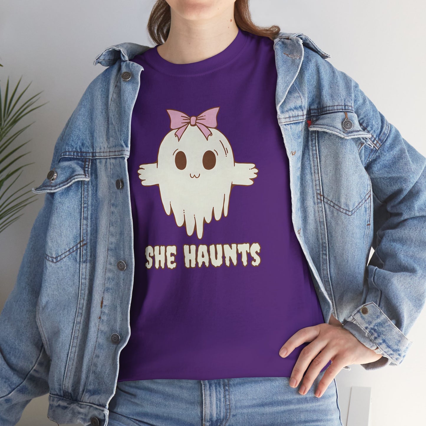 She Haunts - Cute Halloween Ghost T-Shirt